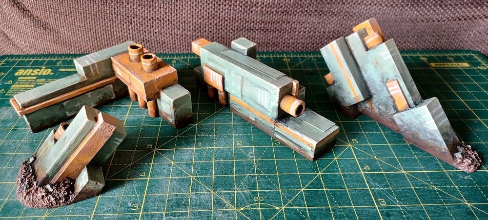 Green and orange scatter terrain walls