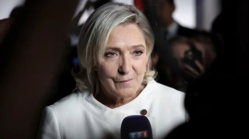 França: Marine Le Pen e seu pai são acusados de desviar fundos europeus