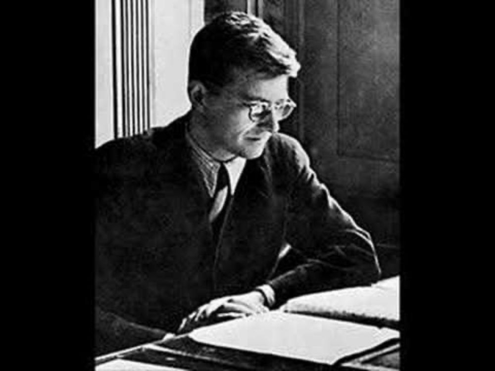 Shostakovich plays his own Piano Concerto No 2  (2nd movement - 1958)