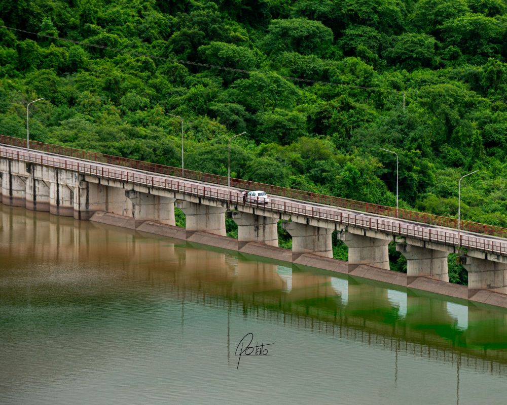 Non-Natural lake, but 100% natural green, since San Salvador ( Jujuy Capital ) is part of the Yunga, it has a high level of humidity, but the further north you go, the drier it gets. And also higher, climbing from 1500-ish meter to almost 4500mts. 
