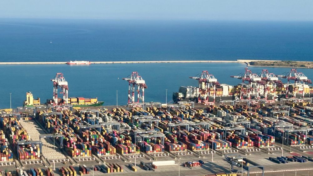 … containers