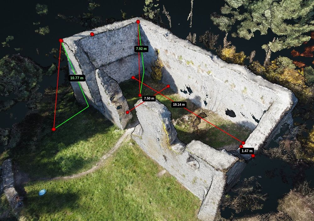 Bydlin castle remains. Measures made with OpenDroneMap WebODM tools.