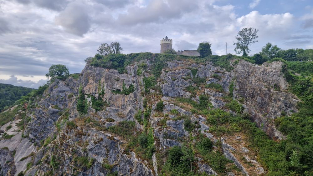 View of a cliff from the suspended bridge.