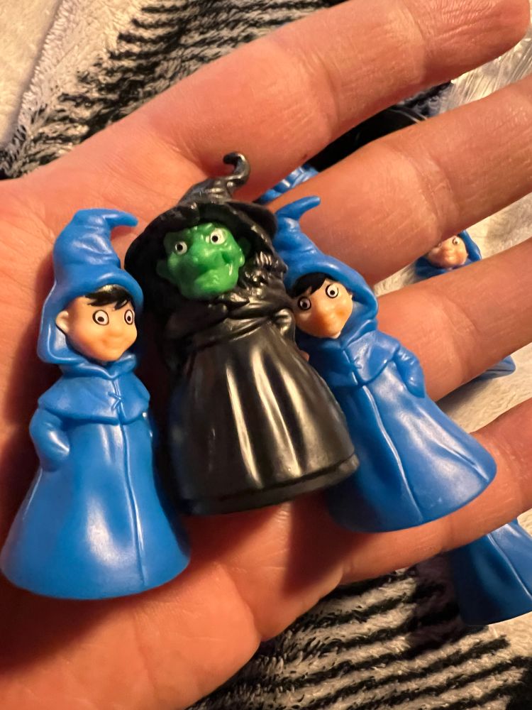 Figurines of students and witch for boardgame Magic Mountain