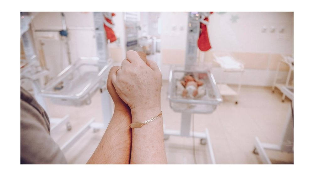 Cradling the Brain: How Optimizing Sensory Inputs brings New Hope for Premature Babies