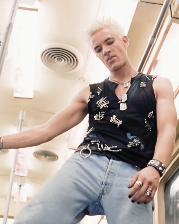 Spike looking whorey (positive) in Fool for Love 70s flashback