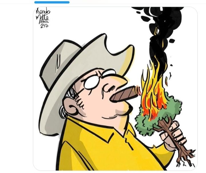 homem de chapéu de abas largas acendendo um charuto na boca, segurando com uma mão uma arvore em que a copa está pegando fogo.