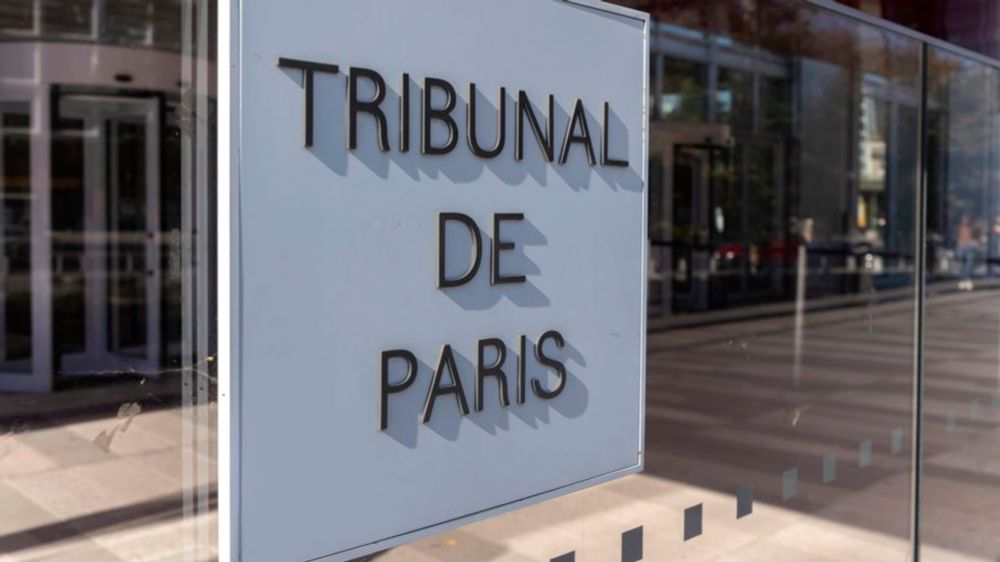 Tableau d'Yves Klein : une avocate parisienne devant le tribunal pour "abus de confiance" et "faux ...