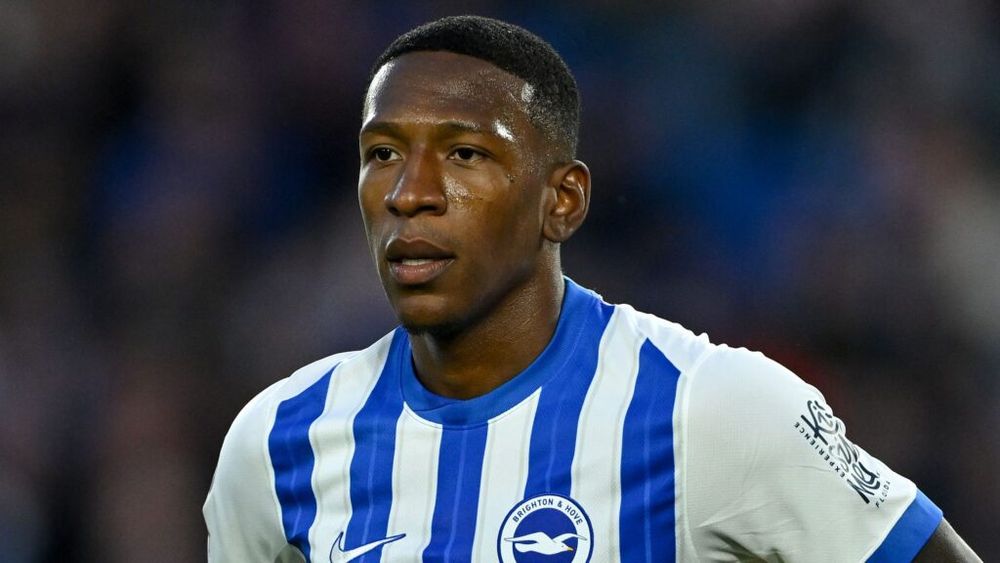 Man Utd to face more transfer disappointment?! Milan open talks with Brighton over Pervis Estupinan deal this summer despite Red Devils interest - European Football - EUCUP.COM