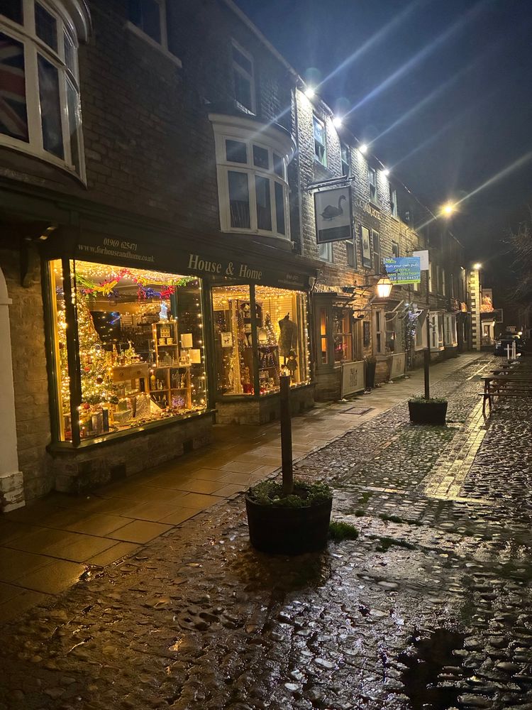 Photos of Leyburn in Wensleydale at night before Christmas.