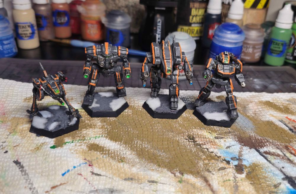 Coming in with a rarer scheme from recent fiction, Shadewolfe, Blood Asp Lover brings us a lance from Mountain Wolf BattleMechs! Seems a touch light on Merlins though!