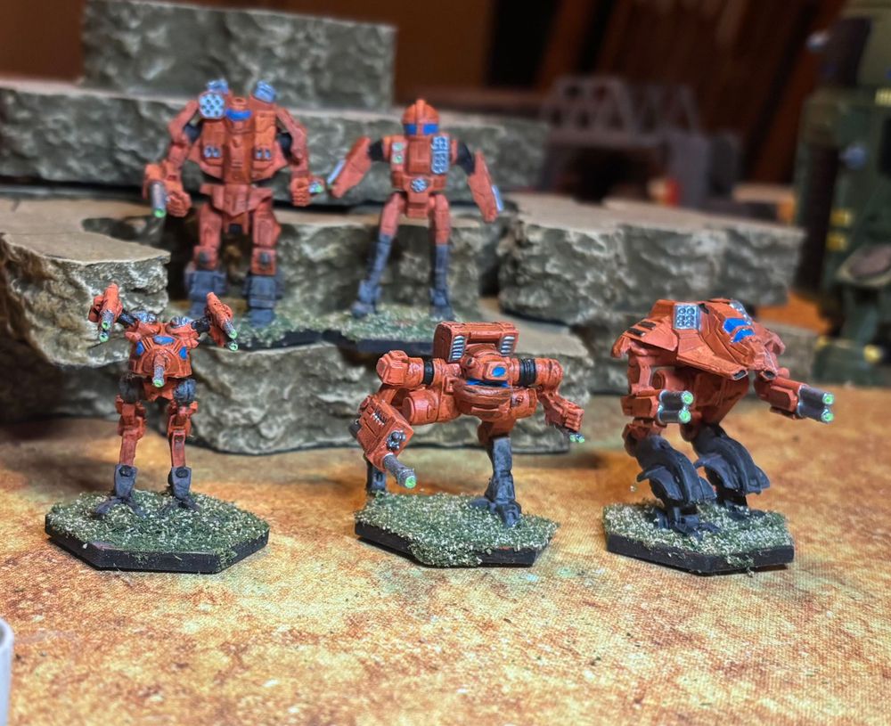 Having recently finished their Fox Patrol, Cruball wanted to show of this classic complement of 'Mechs! Janky and beautiful, just like Katie would want!