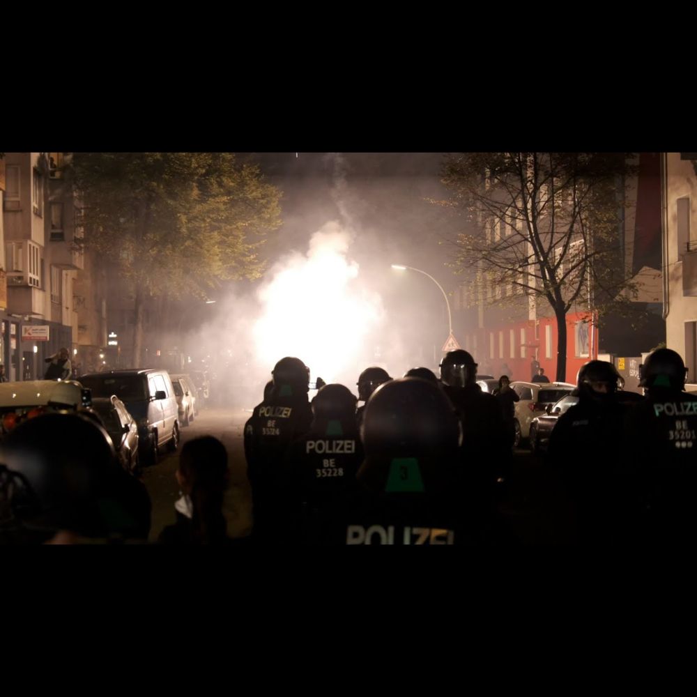 „Die Juden sind die Reichen!“ – Schwere Ausschreitungen bei antiisraelischen Protesten in Berl...