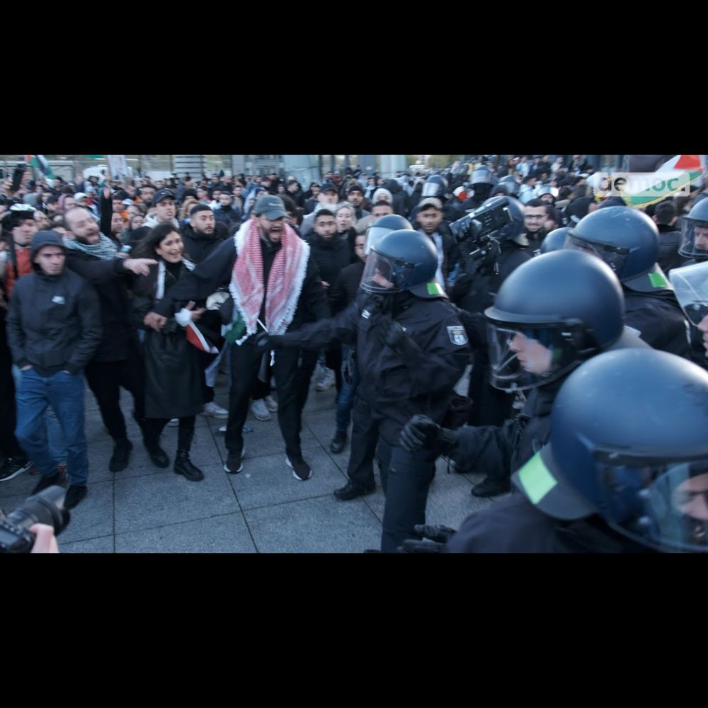 Hamas-Parolen und Ausschreitungen bei antiisraelischen Protesten in Berlin