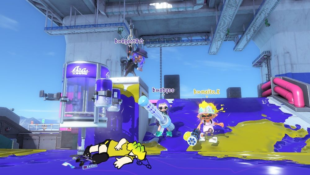 The team stands on Shipshape at the bridge. Maito and Abyss stand on the low ground with the mint decavitator and the zinc mini splatling, while Meggy stands on the block to the left. A tacticooler sits in front of her. Below the tacticooler, a drawing of Pineapple is shown in the family guy death pose with edited in blue dapple dualies by his feet.