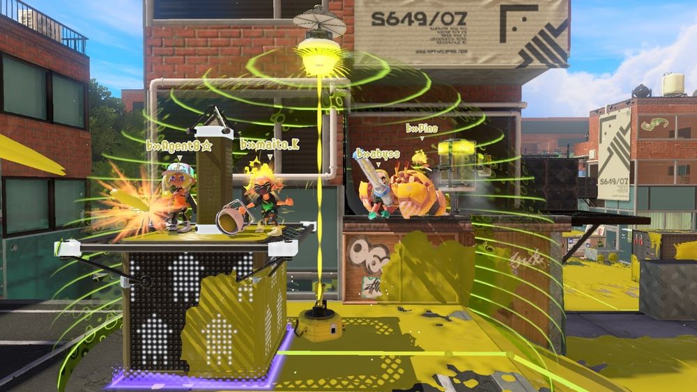 The team poses at the rainmaker goal. Ellie and maito stand on the tower while abyss and pine stand on the snipe. Pine popped crab, and the tacticooler sits behind him. Abyss popped the bubble on the ground by the tower covering everyone. How brave. Never put your rainmaker here in a game kids, it WILL get demolished