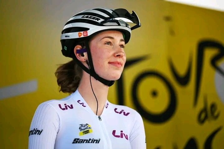 L'image publiée par SD Worx Protime pour annoncer la signature de Nienke Vinke : c'est une photo de celle-ci en maillot blanc du Tour de France Femmes avec Zwift, qu'elle a remporté cette année 