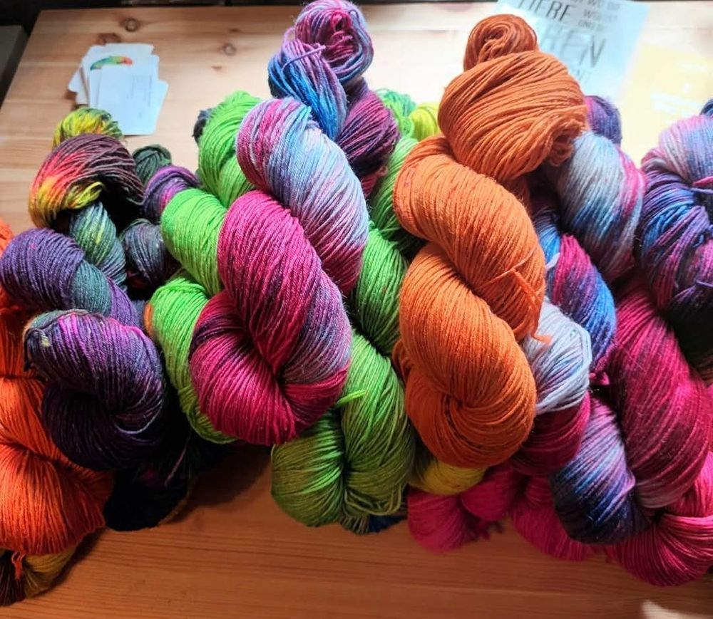 Handgefärbte Wollte in verschiedenen Farben