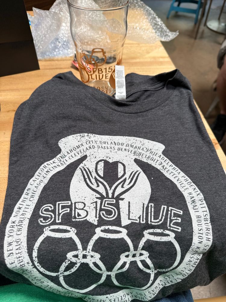 Gift bag merch, shirt and pint glass