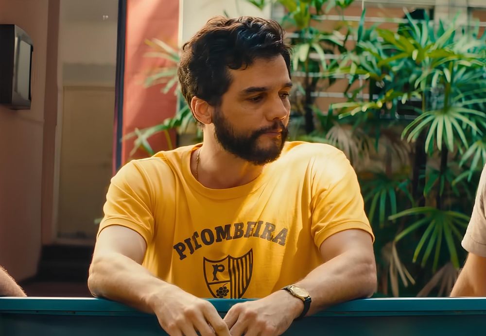 foto do Wagner Moura em seu papel no filme O Agente Secreto