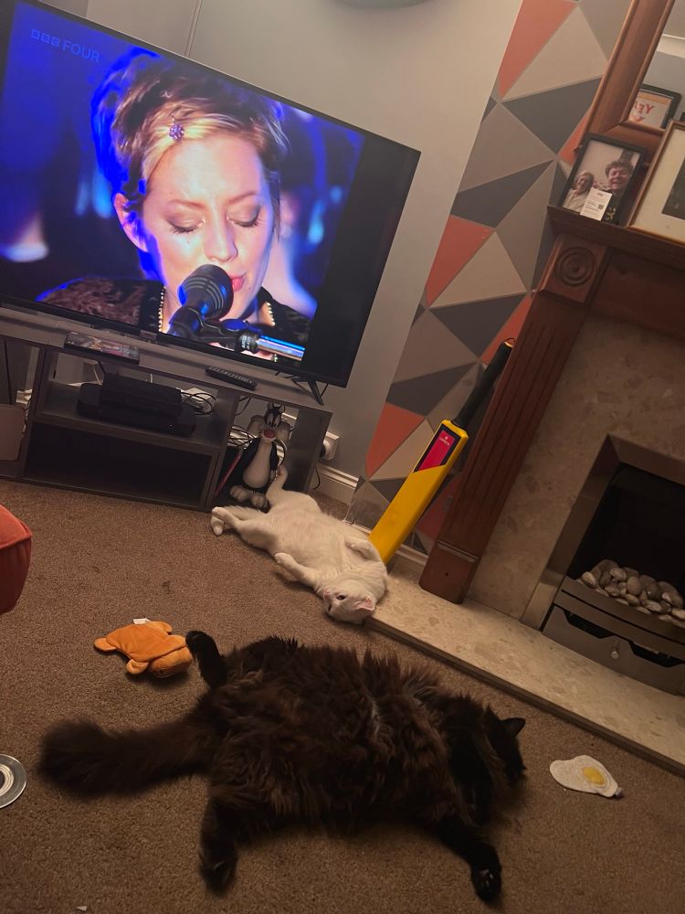 Archie and Denis comatose in front of TOTP.