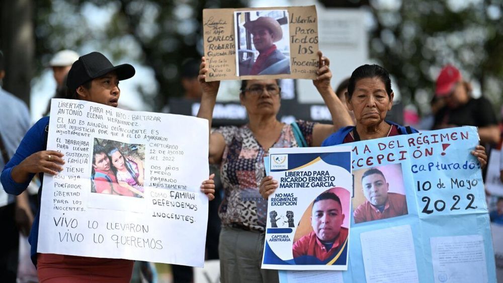 At least 40 journalists have fled El Salvador, fearing imprisonment - ICIJ