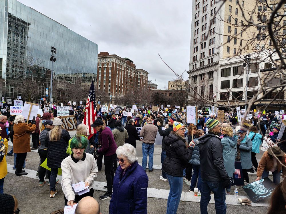 #handsoff #rosaparkscircle Grand Rapids 