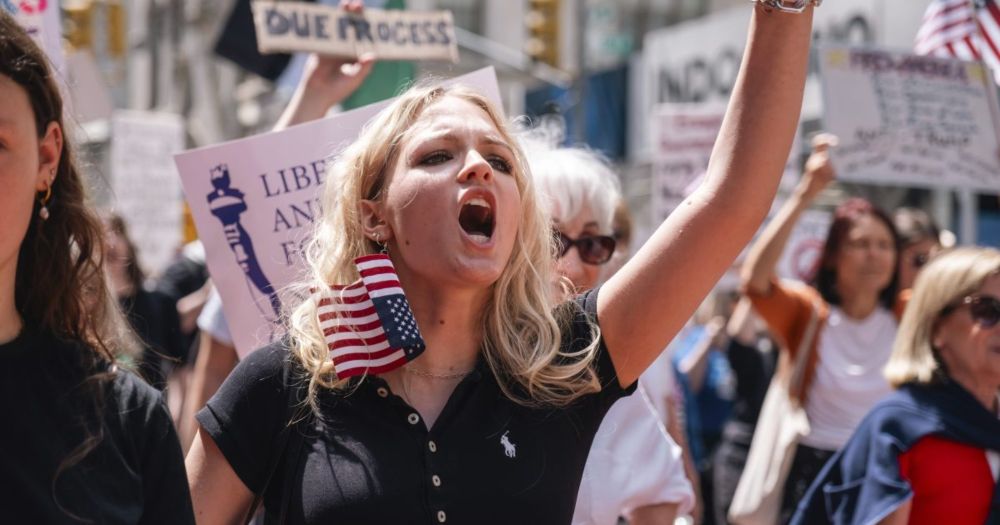 Powerful scenes from this weekend’s anti-Trump protests reveal resistance in action.