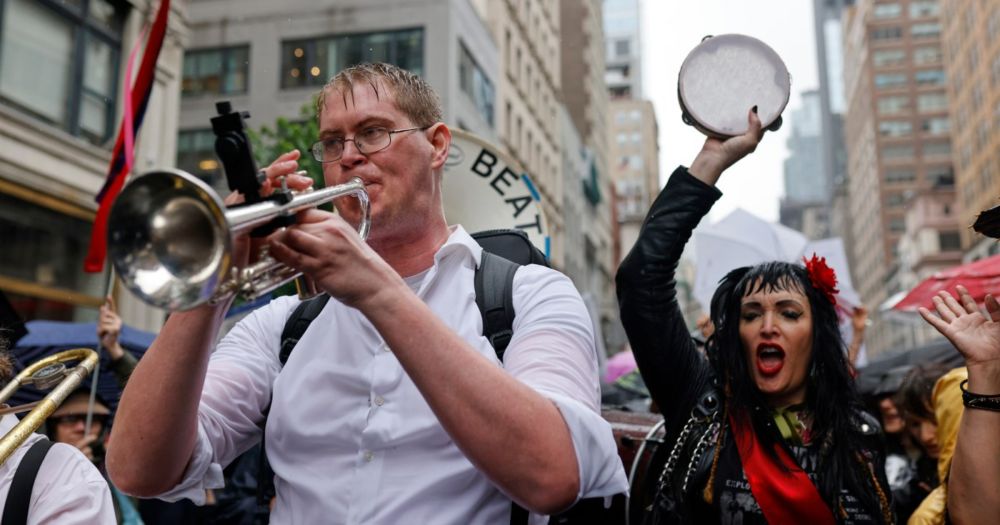 "That's why America is great": New York City protesters push back with love and defiance