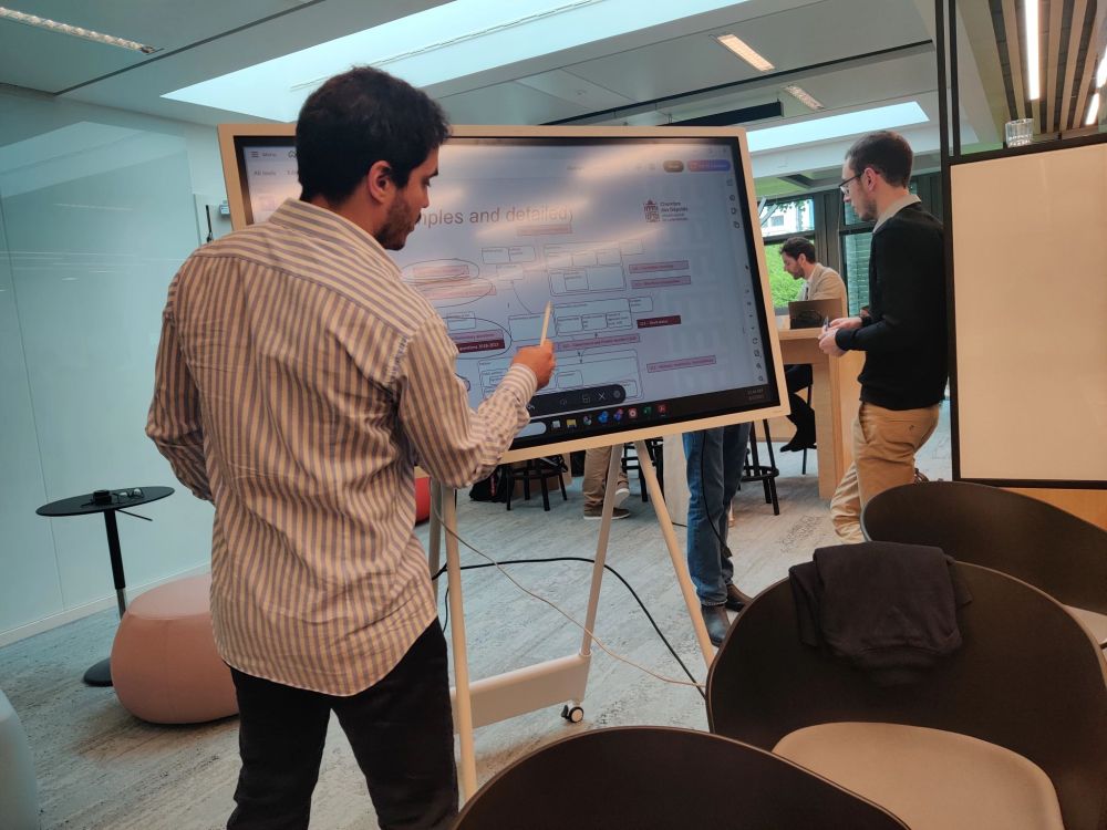 Session de travail au GovTech Lab, hackathon Open data x Democracy in action, jeudi 5 juin 2925