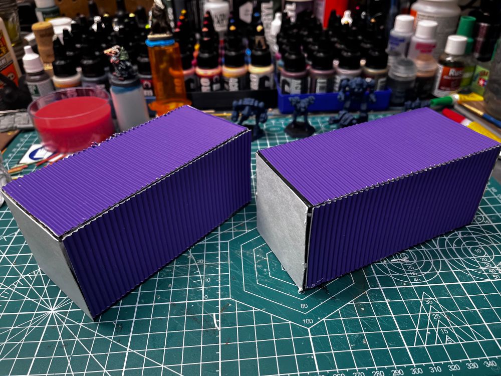 Foam core, corrugated craft paper and pizza boxen become shipping containers 
