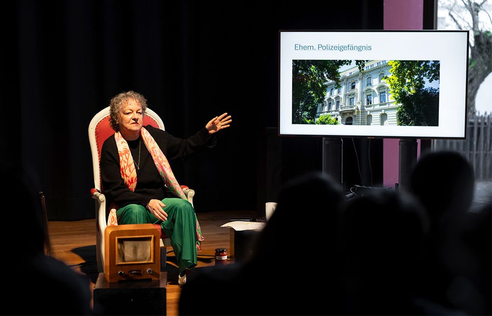 Zeitzeuginnen-Werkstatt »Das Radio. Eine biografische Annäherung« mit Birgit Degenhardt für Schulklassen ab Klasse 8 | Foto: Lucia Hofmaier