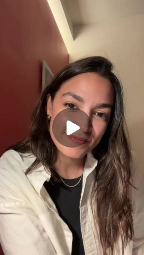 Alexandria Ocasio-Cortez on Instagram: "🎶 This messy moment 🎶"