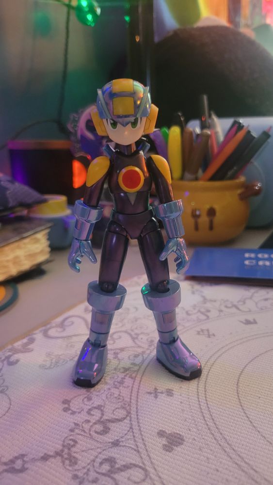 Photo of a finished Megaman.exe premium charge shot version plastic model kit. He is standing still.