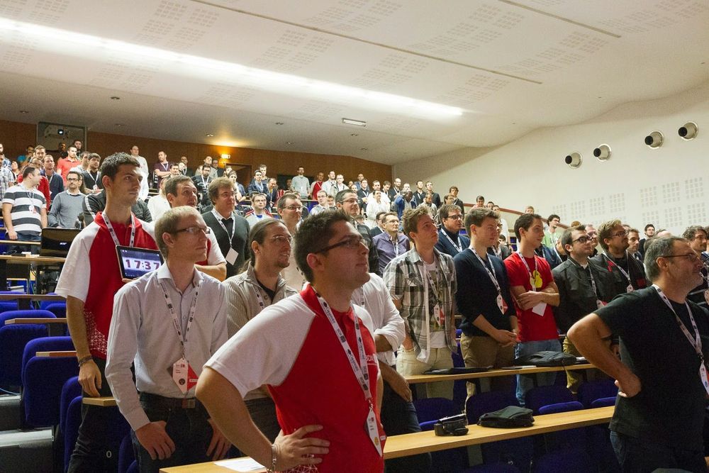 Amphi de l'ENSEIRB rempli des premiers participants du BDX I/O