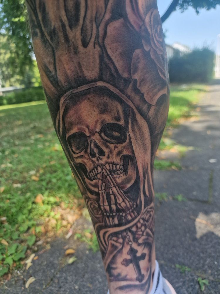 Foto meines frisch tattoowirten Schienbeins. 