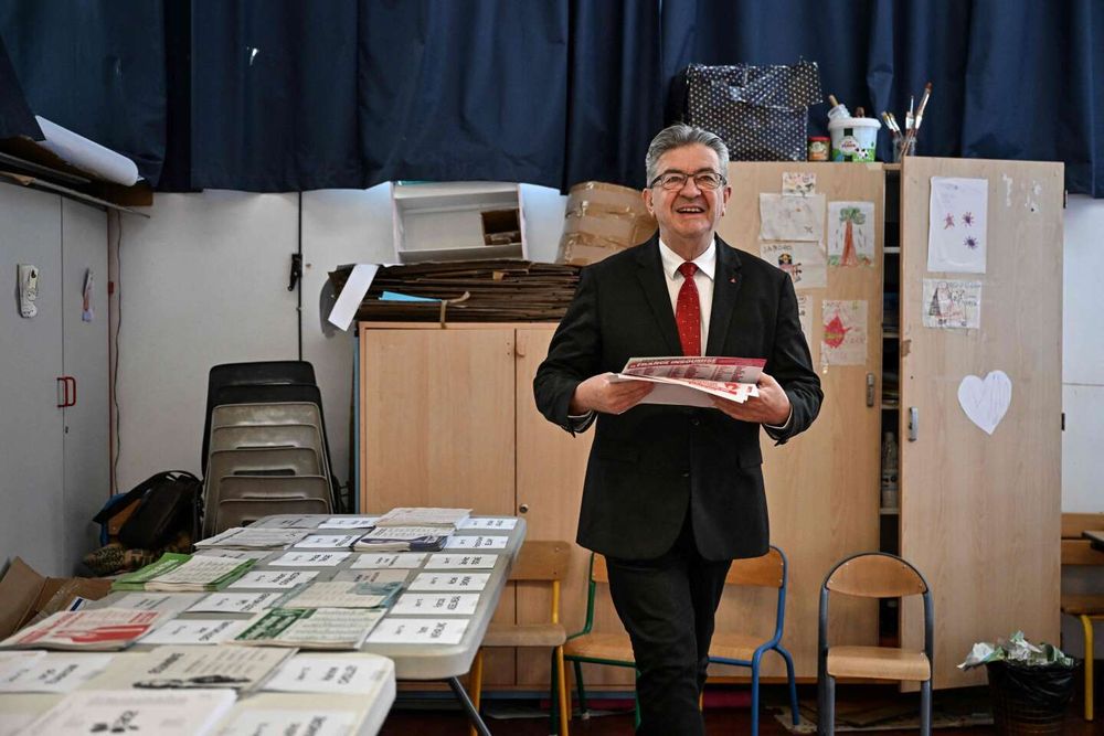 « J’ai l’intention de gouverner ce pays », réaffirme Jean-Luc Mélenchon, faisant le miel des opposants de la gauche