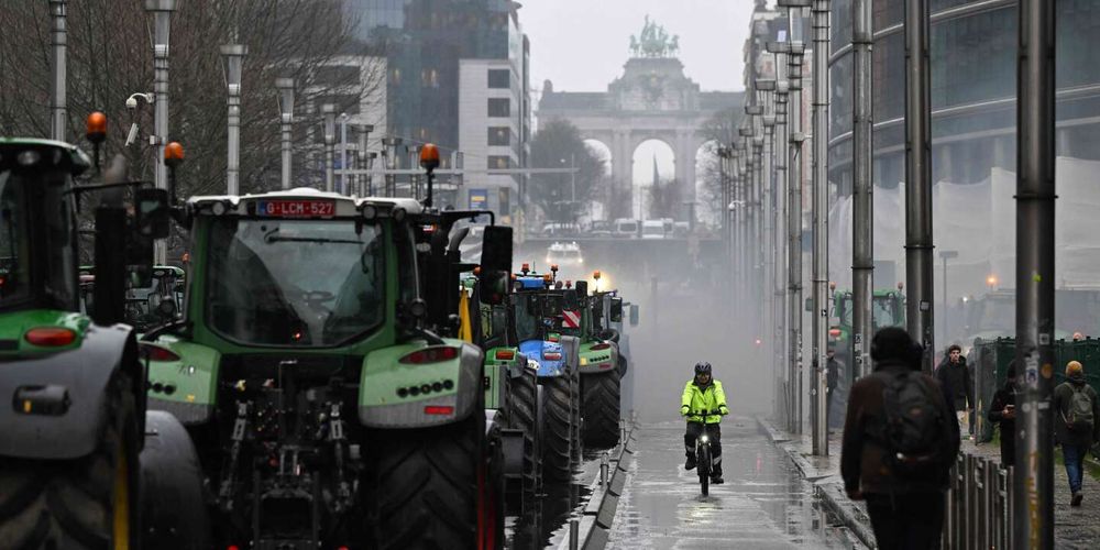 En direct, colère des agriculteurs : Bruxelles paralysée par des centaines de tracteurs, Marc Fesneau veut « poser les jalons d’une PAC qui rassure »