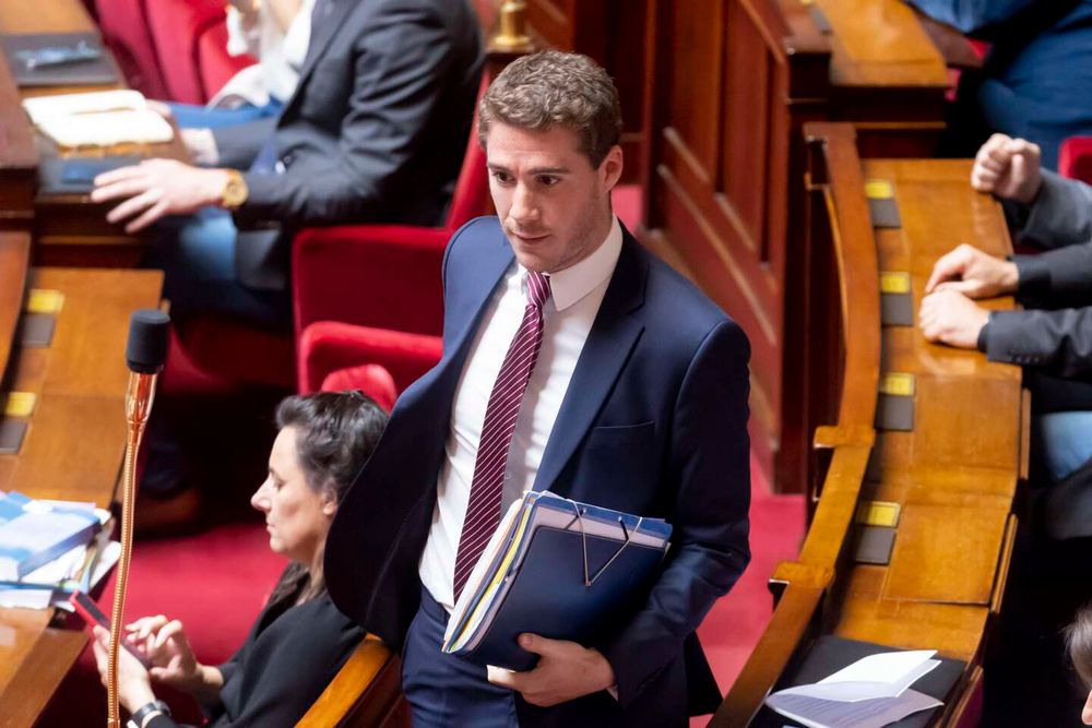 Quentin Bataillon, président de la commission d’enquête sur la TNT, appelé à la « réserve » et au « discernement » après son passage dans « TPMP »