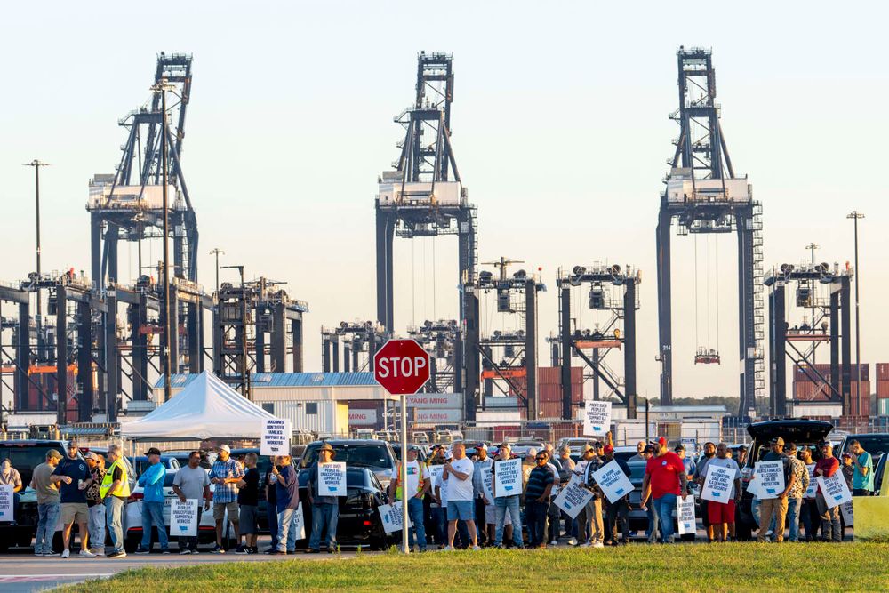 Aux Etats-Unis, la grève des dockers de la côte Est et du Golfe prend fin