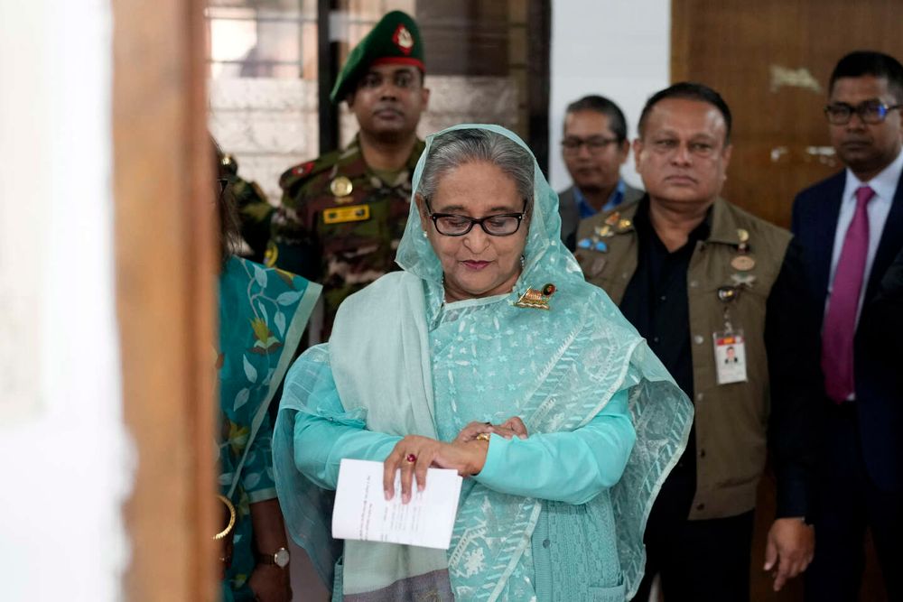 Bangladesh : l’ex-première ministre Sheikh Hasina veut une enquête sur les manifestations qui l’ont chassée du pouvoir