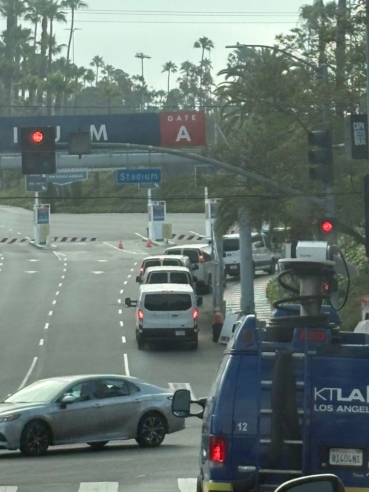 Van’s pulling into dodgers parking lot 