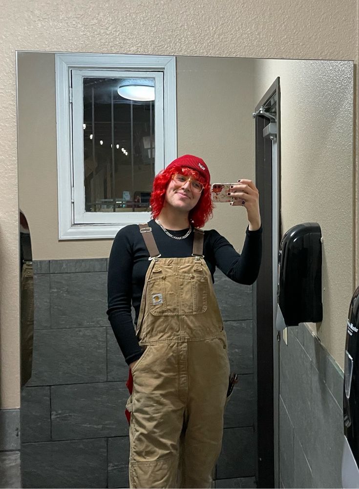 lil bathroom selfie last year when i ran into the bathroom as to not yell at my family and got some cute as pics 