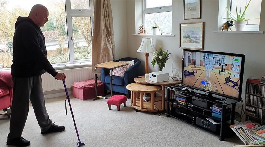 Exergaming at home through EvolvRehab! Here's an example of a stroke survivor in the UK improving balance and gait performance through personlised exergames prescribed by their therapist remotely. 