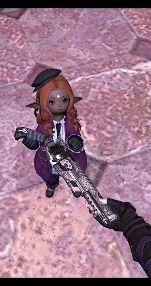 Someone (Mousey) is handing a gun over to a lalafel. 