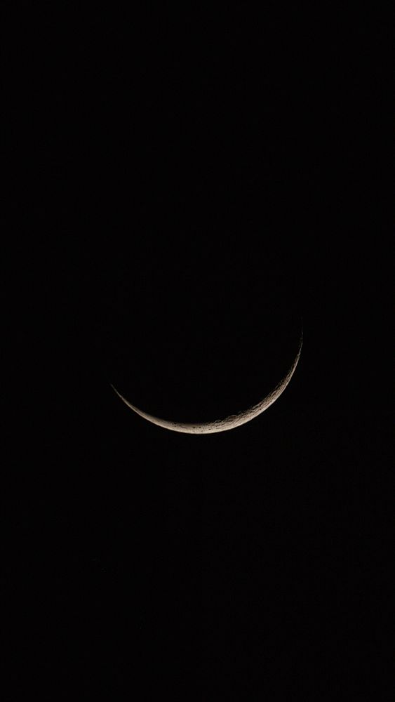 Rising waning crescent Moon - taken a few seconds after the other image here
