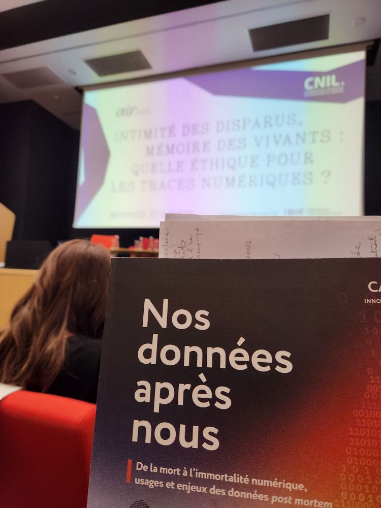 Intimité des disparus Mémoire des vivants. Quelle éthique pour les traces numériques ?
