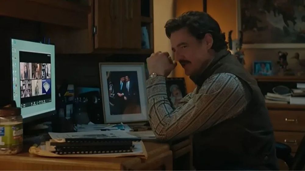 Pedro Pascal, sobre.