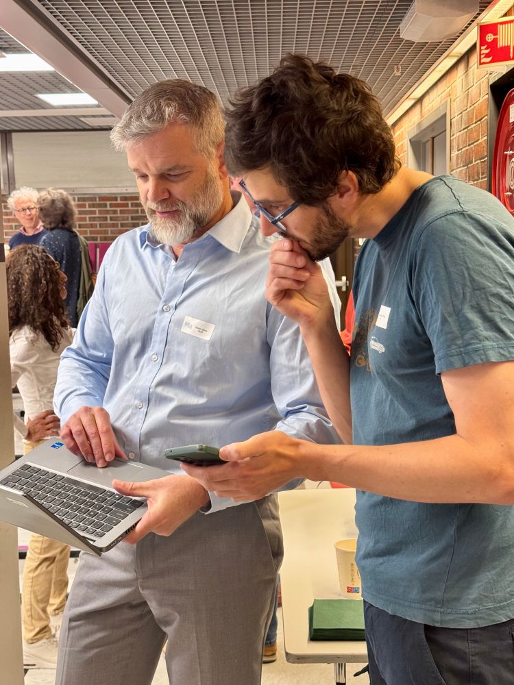 Wisdom meets curiosity. One of our advisors sharing insights with a young researcher during the EUREMAP GA in Tromsø. 💬💻 #EUREMAP #Mentorship #MarineScience #BIOPROSP25