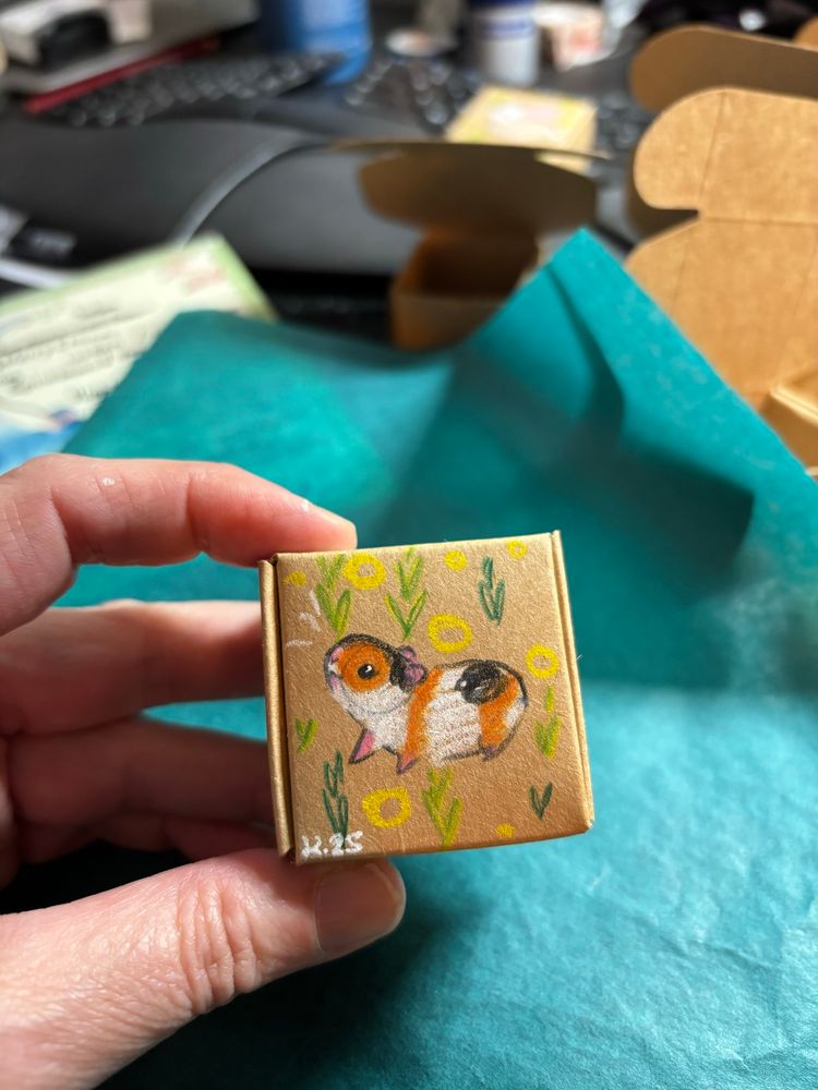 Guinea pig pendant box 